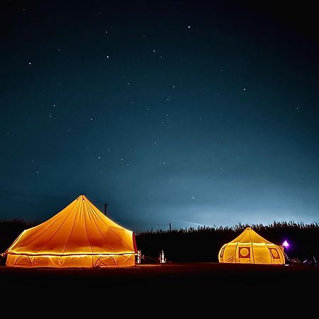 Hotel The Follies Glamping Maidstone Esterno foto