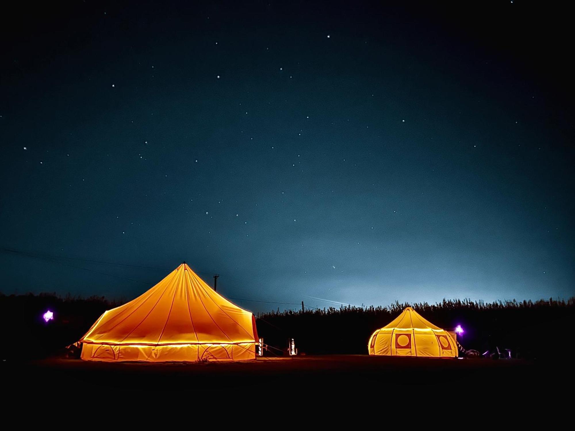 Hotel The Follies Glamping Maidstone Esterno foto