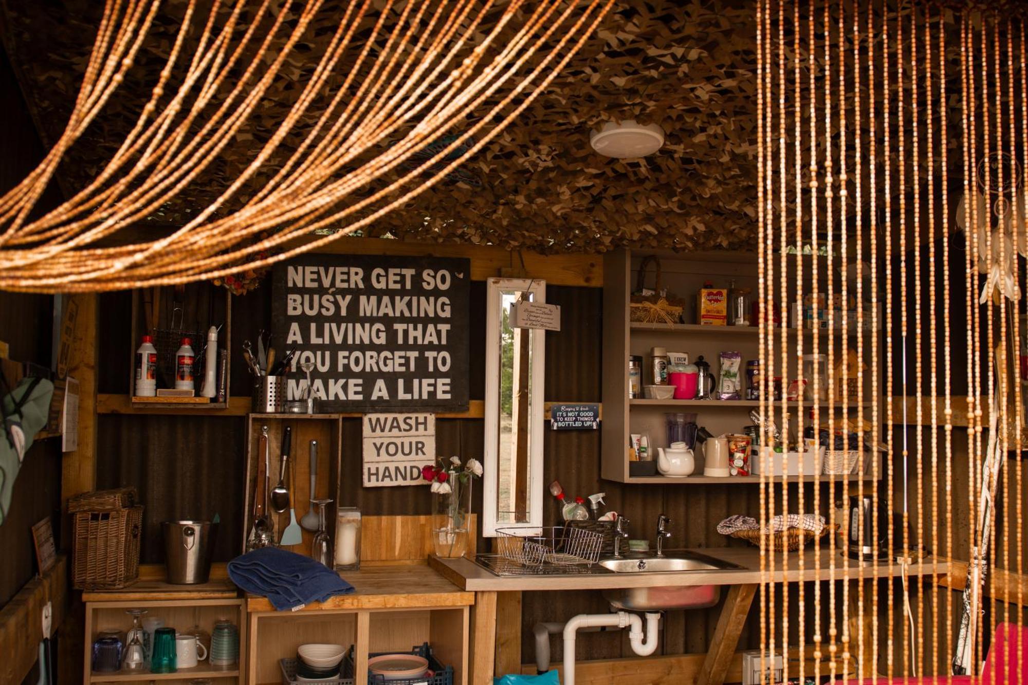 Hotel The Follies Glamping Maidstone Esterno foto